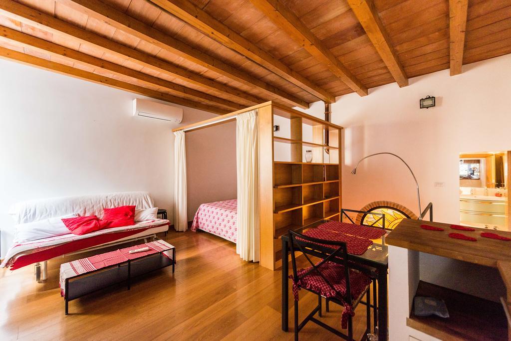 Apartment Polveriera Colosseum Rome Buitenkant foto